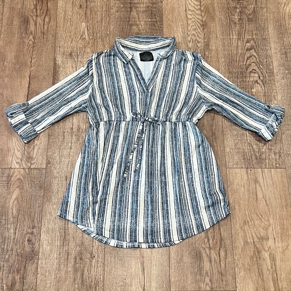 MATERNITY LOVE | blue striped 3/4 sleeve shirt/top - Picture 1 of 2